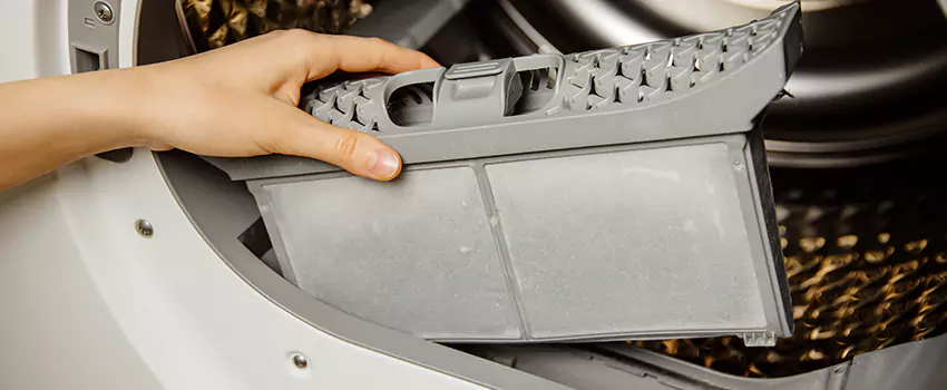 Signs Of A Clogged Dryer Lint Trap in Hermosa Beach, California